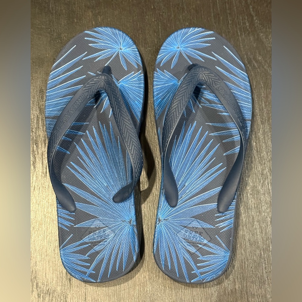 Freewaters Men Size 9 Flip Flops Navy Blue Palm Fronds